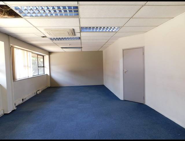 684M² OFFICE TO LET IN FERNDALE